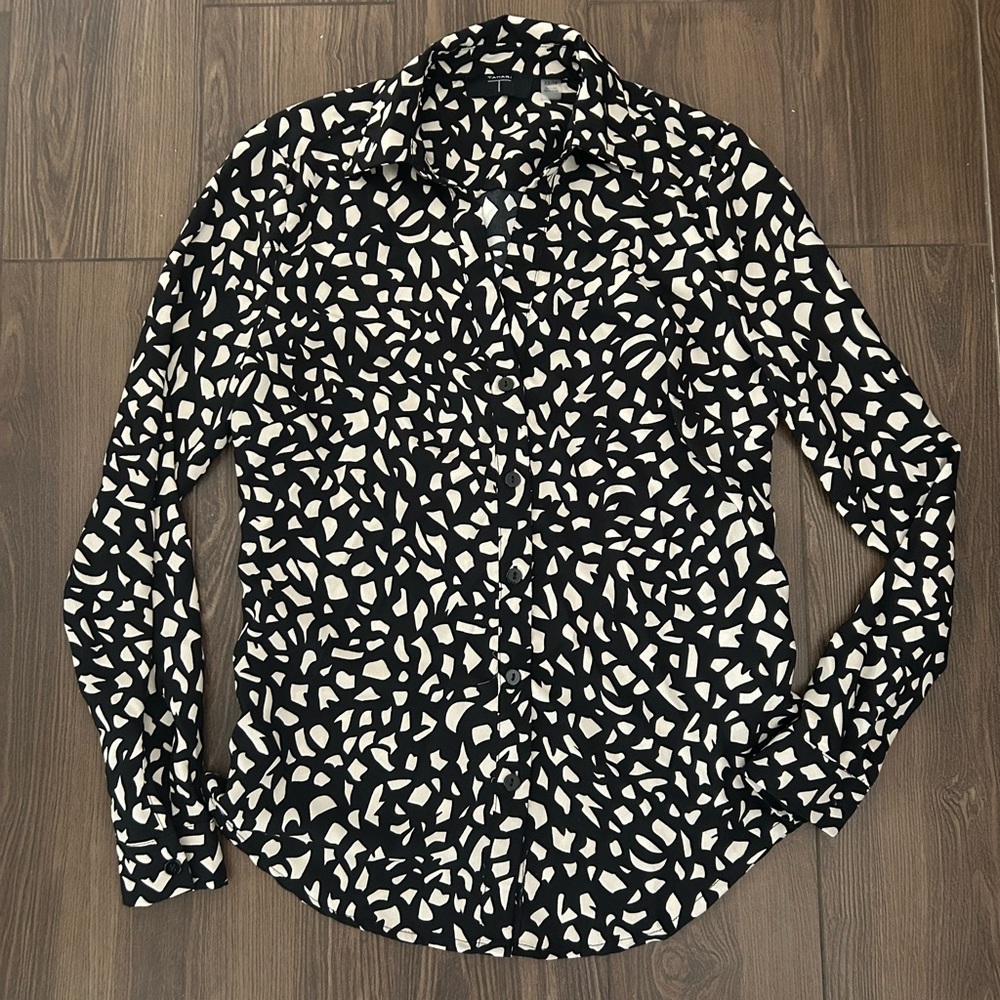 Tahari Black and White Casual Button Down Shirt